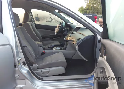 2011 Honda Accord 2.4 Lx z USA, uszkodzony, nr VIN 1HGCP2F3XBA017943